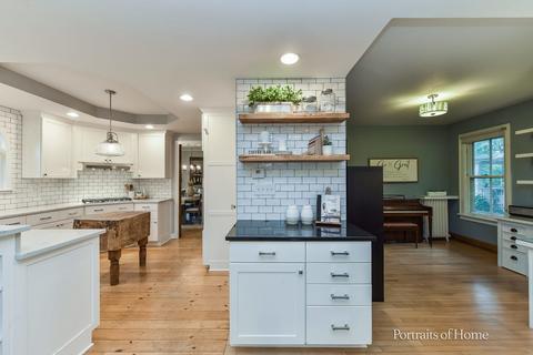 1013 N Wheaton Ave, Wheaton, IL 60187 photo 6