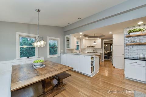1013 N Wheaton Ave, Wheaton, IL 60187 photo 2