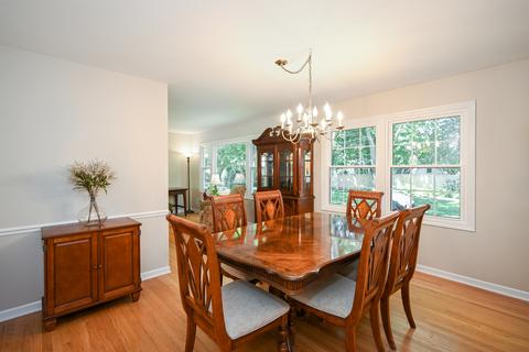 1576 Surrey Dr, Wheaton, IL 60189 photo 7