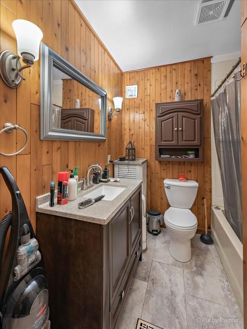 2220 Manor Ln, Mchenry, IL 60051 photo 7