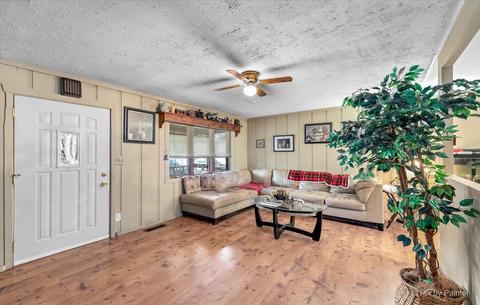 2220 Manor Ln, Mchenry, IL 60051 photo 11