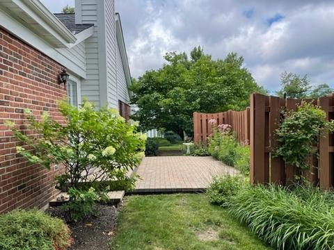 1824 Caxton Dr, Wheaton, IL 60189 photo 3