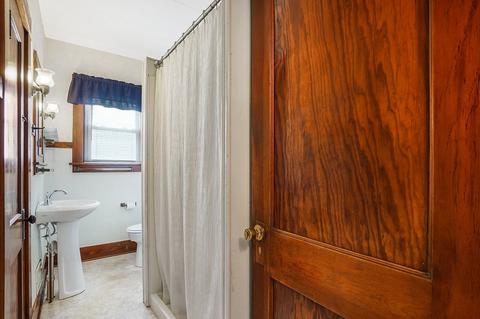311 E 1st St, Genoa, IL 60135 photo 9