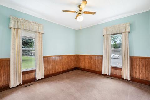 311 E 1st St, Genoa, IL 60135 photo 8