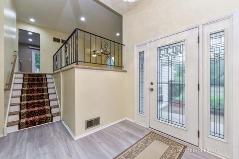 1205 E Hull Dr, Wheaton, IL 60189 photo 2