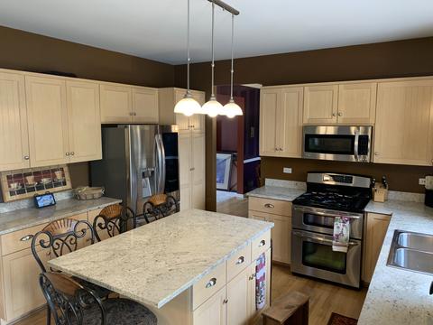423 Hackney Ln, Oswego, IL 60543 photo 7