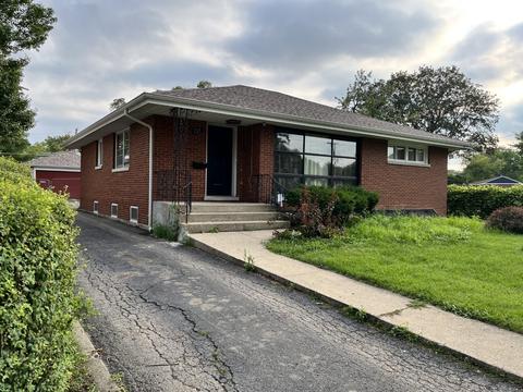 221 E Division St, Villa Park, IL 60181