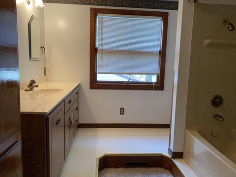 430 W 4th St, Spring Valley, IL 61362 photo 9