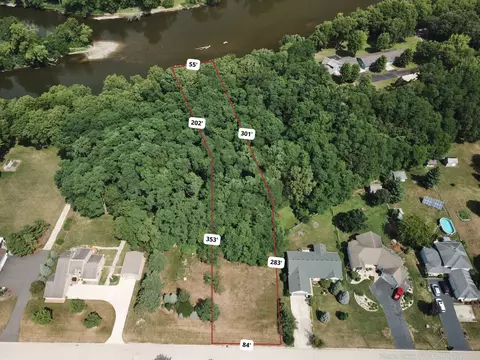 614 W Sycamore St, Millington, IL 60537