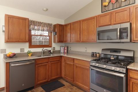 2402 Timber View Dr, Bloomington, IL 61701 photo 9