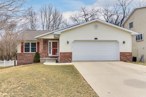2402 Timber View Dr, Bloomington, IL 61701 photo 1
