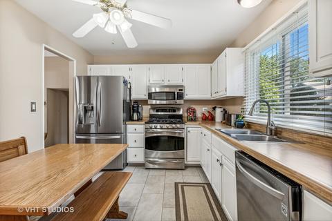 130 E Mcclellan St, Bartlett, IL 60103 photo 4