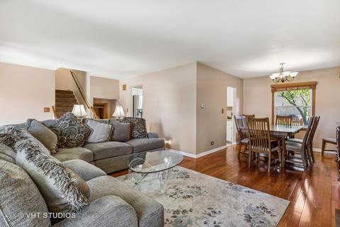 130 E Mcclellan St, Bartlett, IL 60103 photo 3