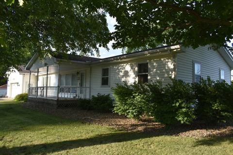302 S 5th St, Secor, IL 61771 photo 1