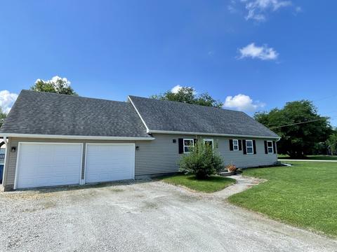 204 E Maple Ave, Cherry, IL 61317 photo 2