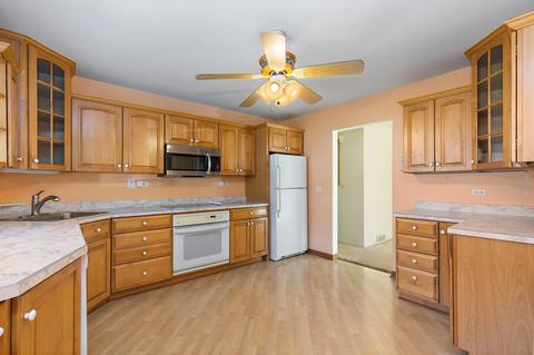 207 N Elroy Ave, Bartlett, IL 60103 photo 7