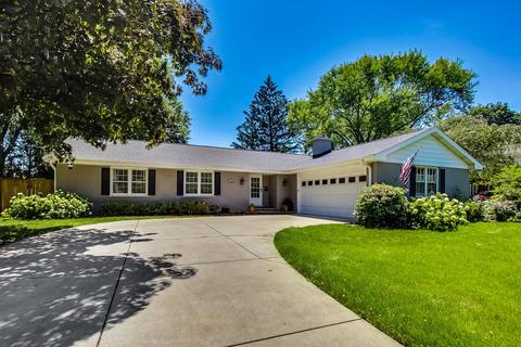 188 Longfellow Dr, Wheaton, IL 60189 photo 1