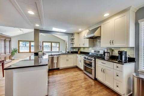 188 Longfellow Dr, Wheaton, IL 60189 photo 3
