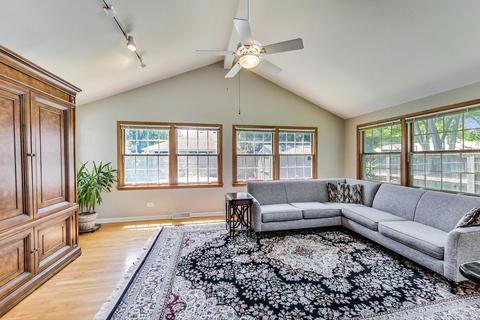 188 Longfellow Dr, Wheaton, IL 60189 photo 4