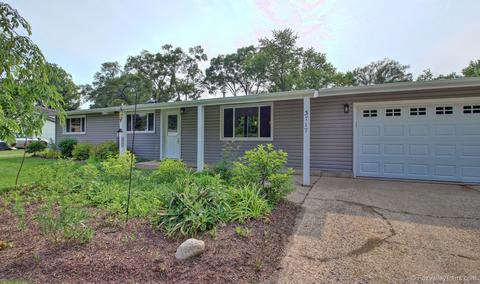 3717 Hamlin Dr, Johnsburg, IL 60051 photo 4