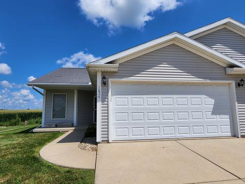 1834 Park West Dr, Normal, IL 61761 photo 2