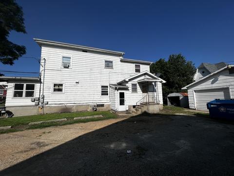 502 E 4th St, Sterling, IL 61081 photo 4