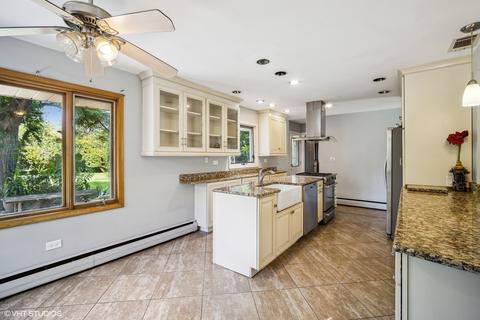 2000 Beechnut Rd, Northbrook, IL 60062 photo 6