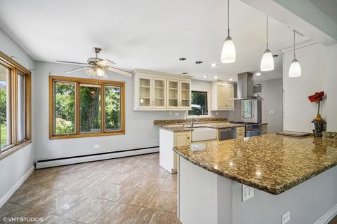2000 Beechnut Rd, Northbrook, IL 60062 photo 5