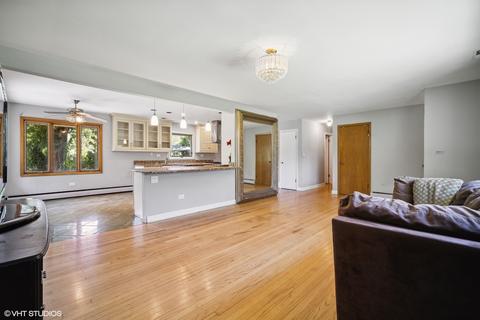 2000 Beechnut Rd, Northbrook, IL 60062 photo 4