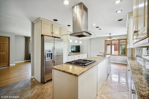 2000 Beechnut Rd, Northbrook, IL 60062 photo 8