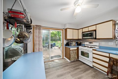 560 W Parkview Ter, Algonquin, IL 60102 photo 9