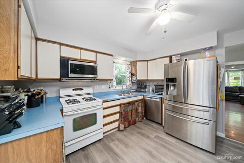 560 W Parkview Ter, Algonquin, IL 60102 photo 10