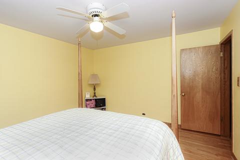 230 Amherst Ave, Des Plaines, IL 60016 photo 10