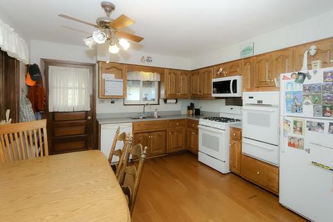 230 Amherst Ave, Des Plaines, IL 60016 photo 8
