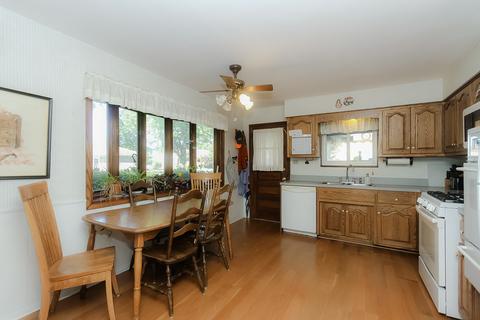 230 Amherst Ave, Des Plaines, IL 60016 photo 5