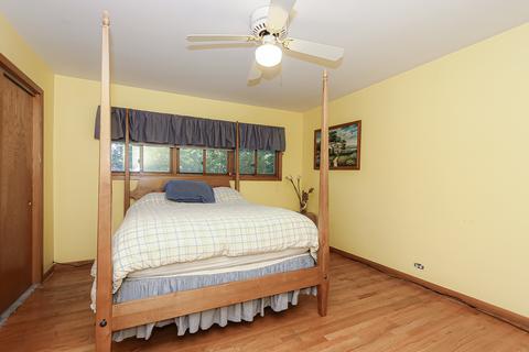 230 Amherst Ave, Des Plaines, IL 60016 photo 9
