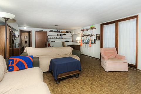 230 Amherst Ave, Des Plaines, IL 60016 photo 16