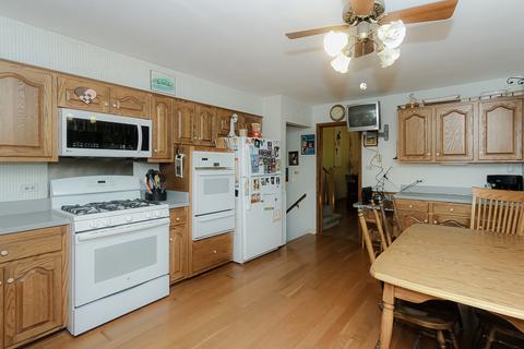 230 Amherst Ave, Des Plaines, IL 60016 photo 7