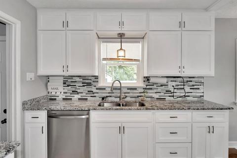 556 S Yates Ave, Kankakee, IL 60901 photo 9