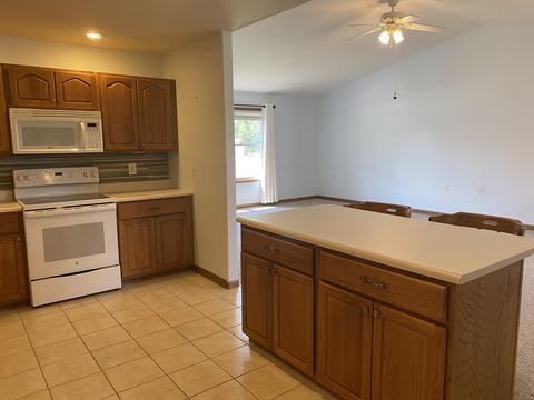 2913 Independence Dr, Peru, IL 61354 photo 9