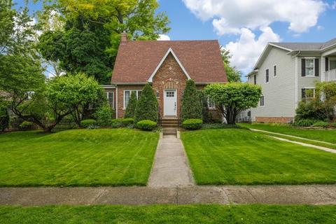 1903 E York Ln, Wheaton, IL 60187 photo 1