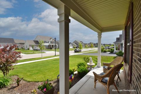 3621 Emerald Rd, Elgin, IL 60124 photo 2