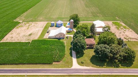 13632 Melms Rd, Genoa, IL 60135 photo 1