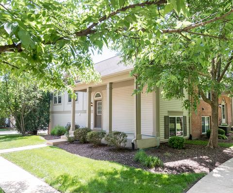 564 Conservatory Ln, Aurora, IL 60502 photo 2