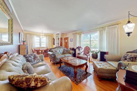 1305 Wayne Dr, Des Plaines, IL 60018 photo 2