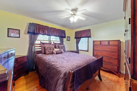 1305 Wayne Dr, Des Plaines, IL 60018 photo 9