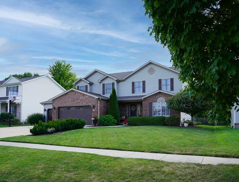 7 Greythorne Cir, Bloomington, IL 61704 photo 3