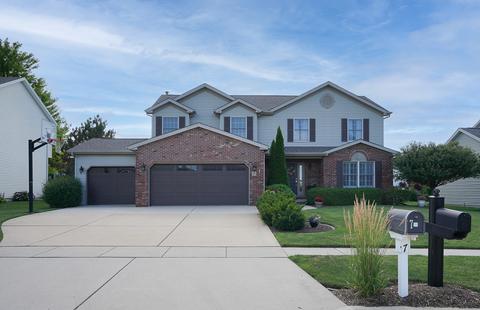 7 Greythorne Cir, Bloomington, IL 61704 photo 2