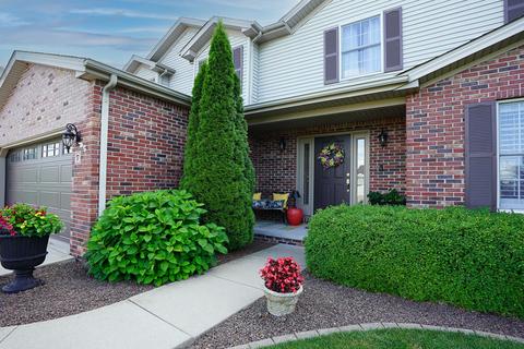 7 Greythorne Cir, Bloomington, IL 61704 photo 5