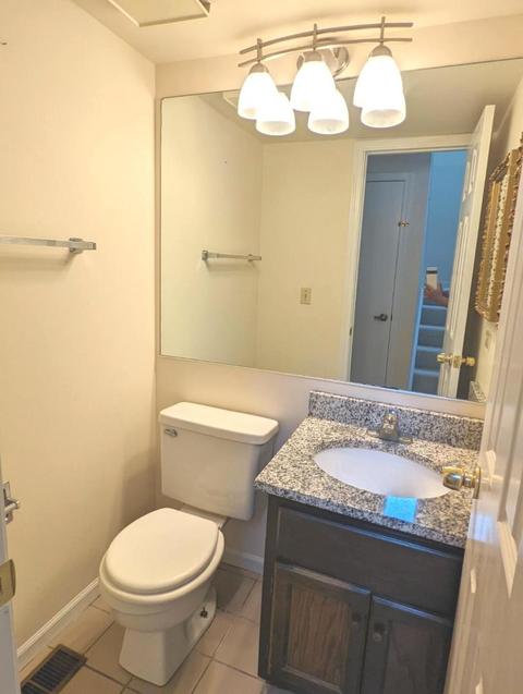 Undisclosed, Hoffman Estates, IL 60192 photo 26